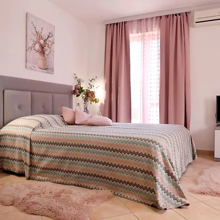 House Maric פורץ