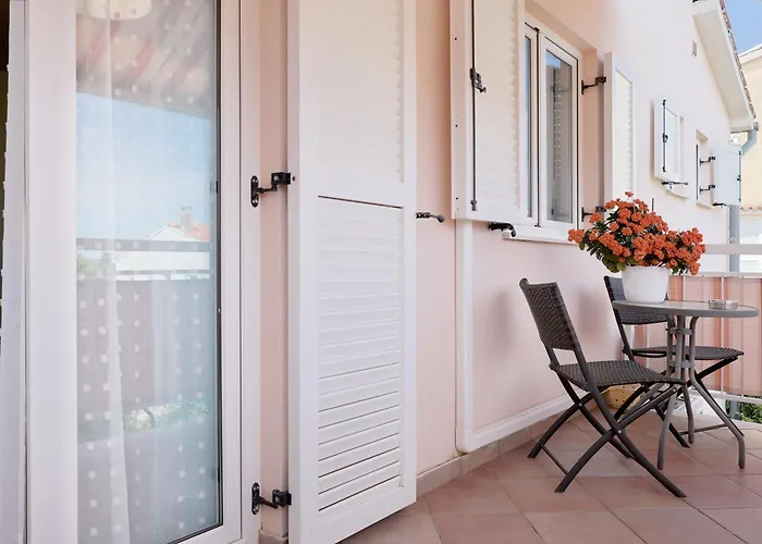 House Maric アパート ポレッチ