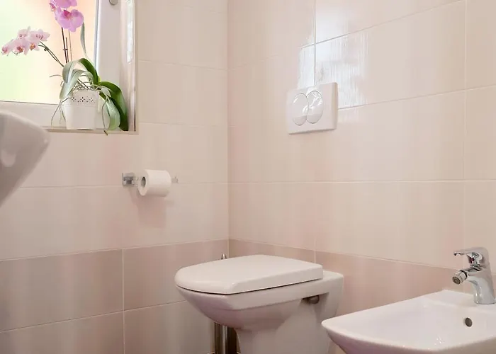 House Maric アパート ポレッチ